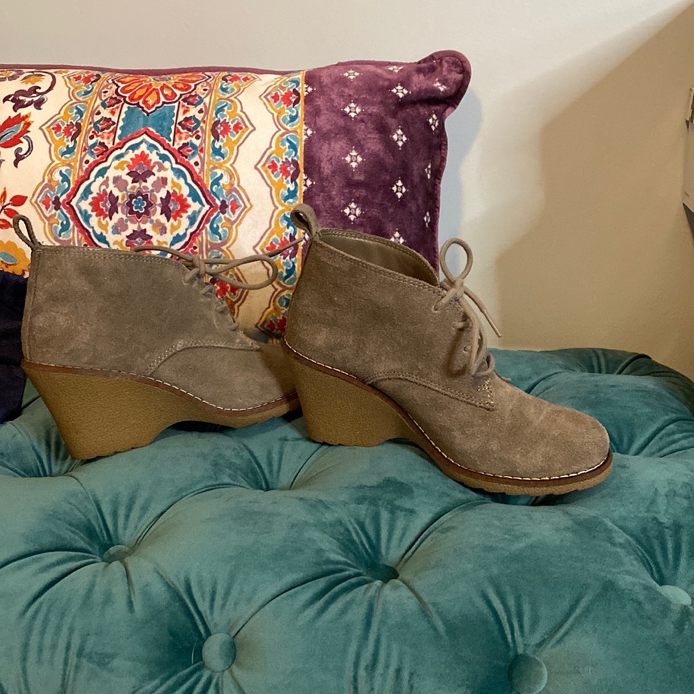 Dark taupe/suede wedge-ish booties. Very comfortable!